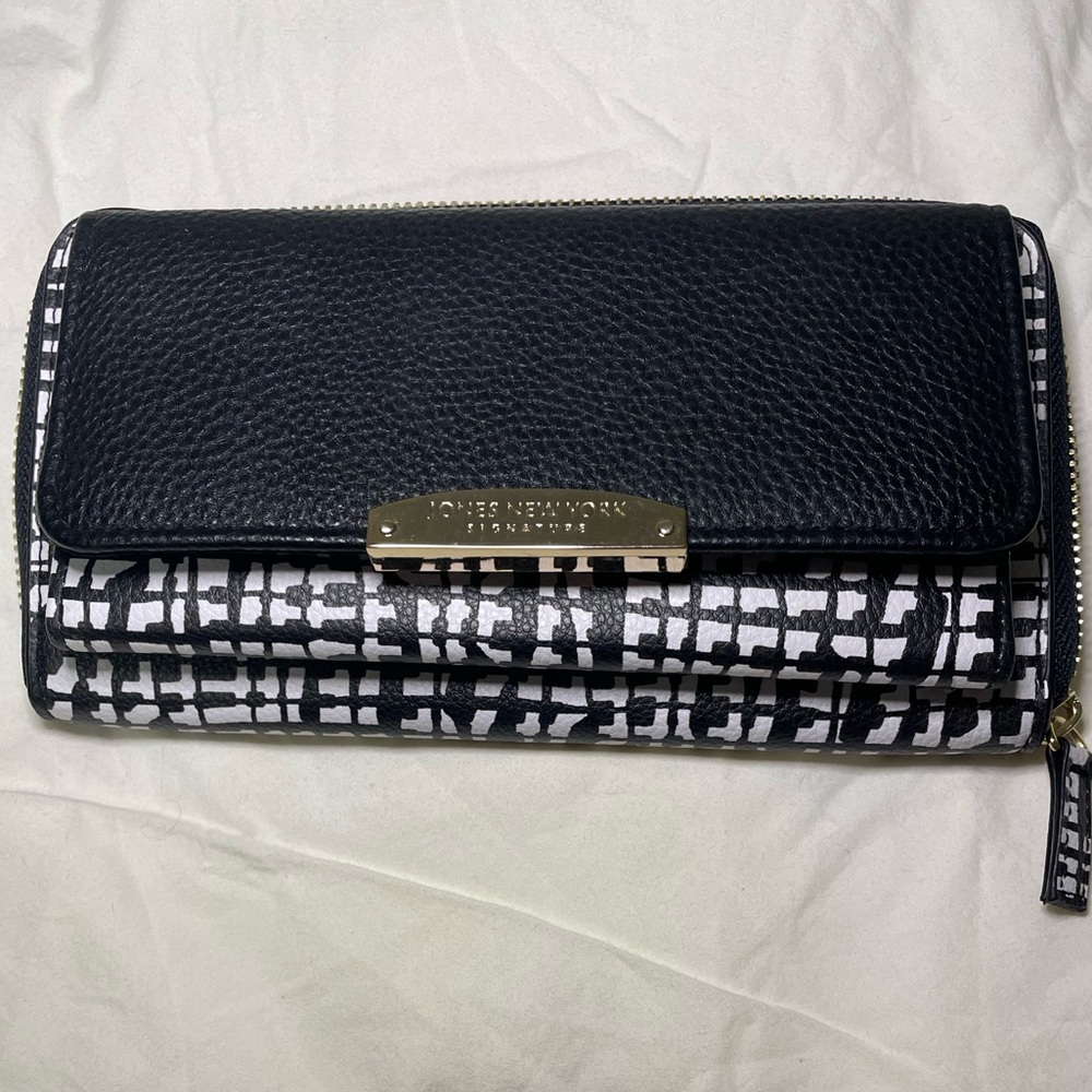 Jones New York Zippered Wallet
